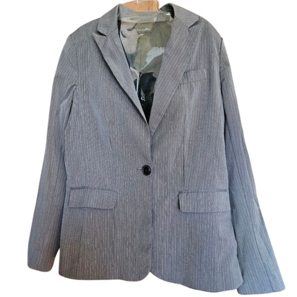 Metaphor Grey Pinstripe Pantsuit Women's Size 12 Classic Corporate Look
